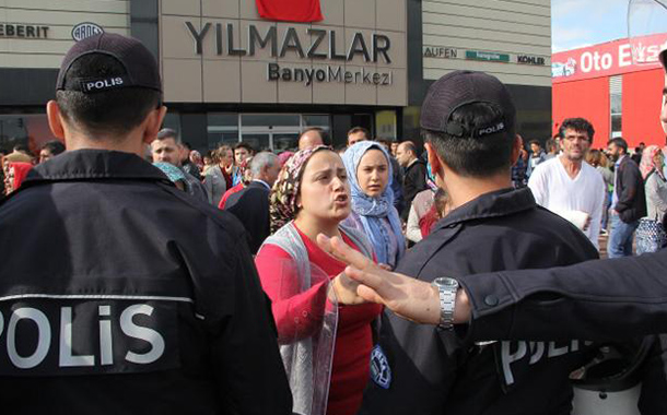 Bursa’da ölümlü kazalara karşı mahalleli yol kesti