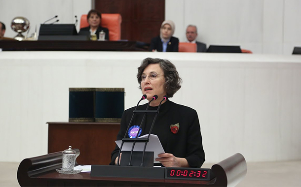 &#8220;Erdoğan, karşısındaki en güçlü muhalefet olan kadınlarla inatlaşıyor&#8221;