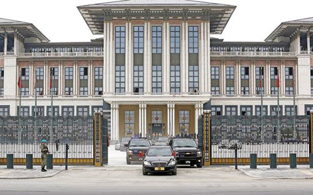Saray&#8217;ın araba sevdası: Garajda toplam 54 milyon liralık 268 araç var