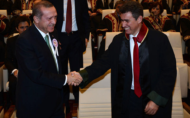 Basın örgütlerinden Feyzioğlu&#8217;na yanıt: &#8220;Bize işimizi öğreteceğine hapisteki hukukçulara sahip çık&#8221;