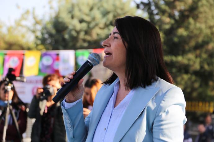 HDP Eş Genel Başkanı Kemalbay: &#8220;Tek tip direniş demektir, başkaldırı demektir&#8221;