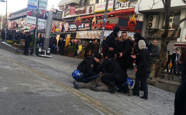 Ankara&#8217;da &#8220;OHAL&#8217;le, KHK&#8217;lerle yönetemezsiniz&#8221; eylemine polis saldırısı