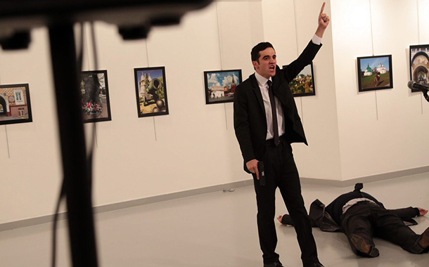 Karlov suikastı davasında serginin organizatörü tutuklandı