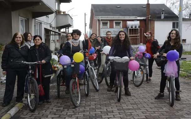 Zonguldak&#8217;ta kadınlar pedallarını özgürlüğe çevirdi
