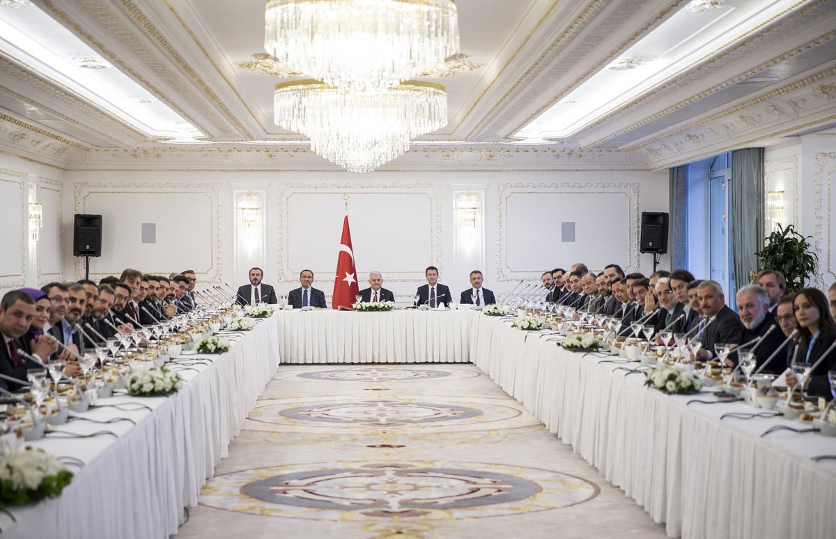 Binali Yıldırım&#8217;dan medyayı Afrin konusunda otosansüre çağıran 15 maddelik liste