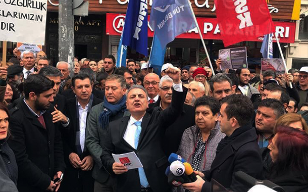 CHP, OHAL&#8217;e karşı sokakta: &#8220;Yeter artık, OHAL kaldırılsın&#8221;