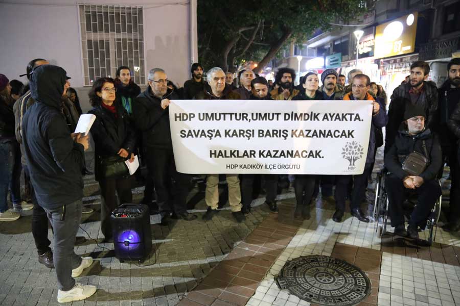 HDP, operasyon ve gözaltıları Kadıköy&#8217;de protesto etti