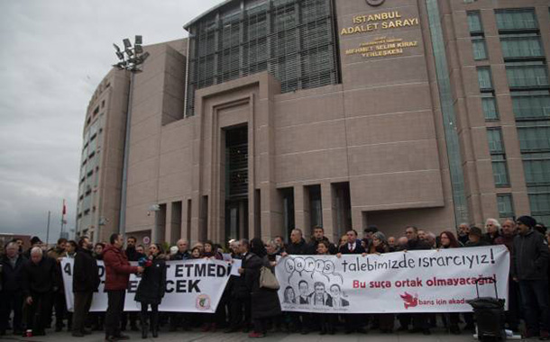 Barış akademisyenlerinin duruşmaları devam ediyor: Barış talep etmek suç değildir
