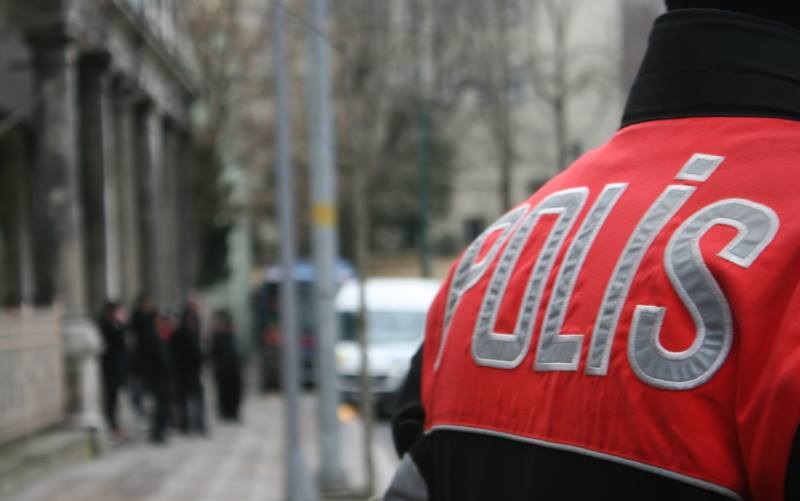 İzmir, Ankara, Mersin ve Mardin&#8217;de çok sayıda kişi ev baskınıyla gözaltına alındı