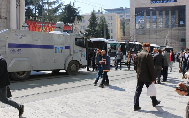 Taksim&#8217;de Kızıldere anmasına önce izin sonra yasak: 1 gözaltı
