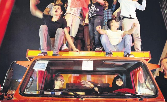 Milletvekili adaylığı &#8220;mahalleyi&#8221; karıştırdı: 15 Temmuz kahramanı mı sahtekâr mı?