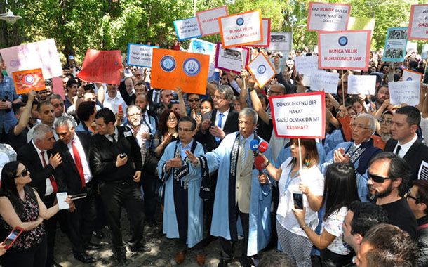 Gazi Üniversitesi bölünmeye karşı tek ses: &#8220;Gazi, Gazi&#8217;de kalsın mazide değil&#8221;