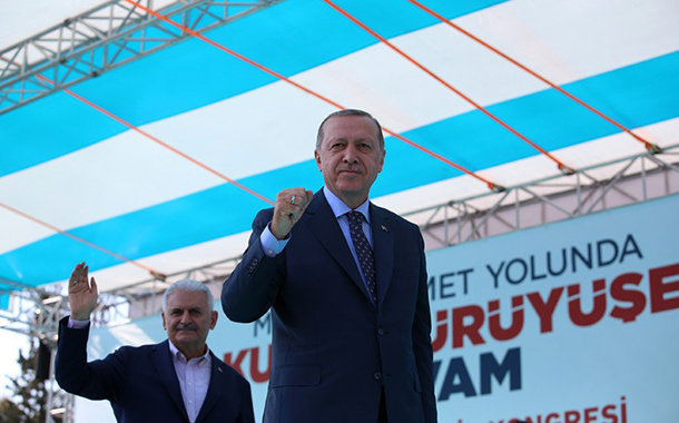 Tutmayın Erdoğan&#8217;ı: 1987&#8217;de açılan Adnan Menderes Havalimanı için &#8220;Biz yaptık&#8221; dedi