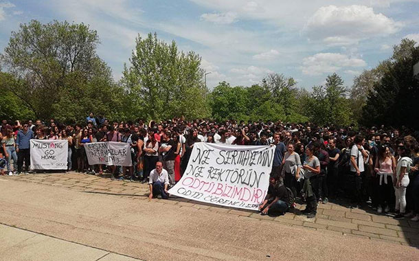 ODTÜ&#8217;de KoçFest&#8217;e karşı eylem: Geleneklerimizden vazgeçmeye niyetimiz yok
