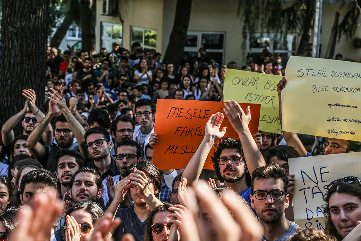 Sendika.Org’un objektifinden | İstanbul Üniversitesi ayakta: &#8220;Üniversiteme dokunma&#8221;