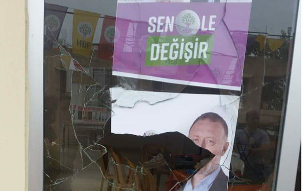 Hatay&#8217;da HDP seçim bürosuna saldırı