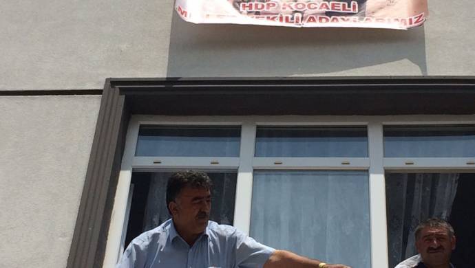 Kocaeli&#8217;de HDP&#8217;den milletvekili adayı Doğrul&#8217;un evine silahlı saldırı
