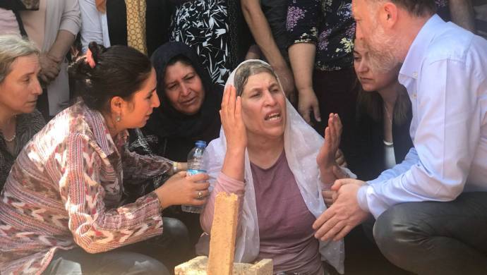 Suruç&#8217;ta linç edilerek öldürülen Şenyaşar defnedildi: Öldürdünüz, niye raporu vermiyorsunuz?