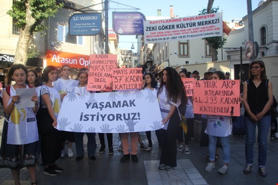“Kadın düşmanı AKP&#8217;ye oy vermeyeceğiz”