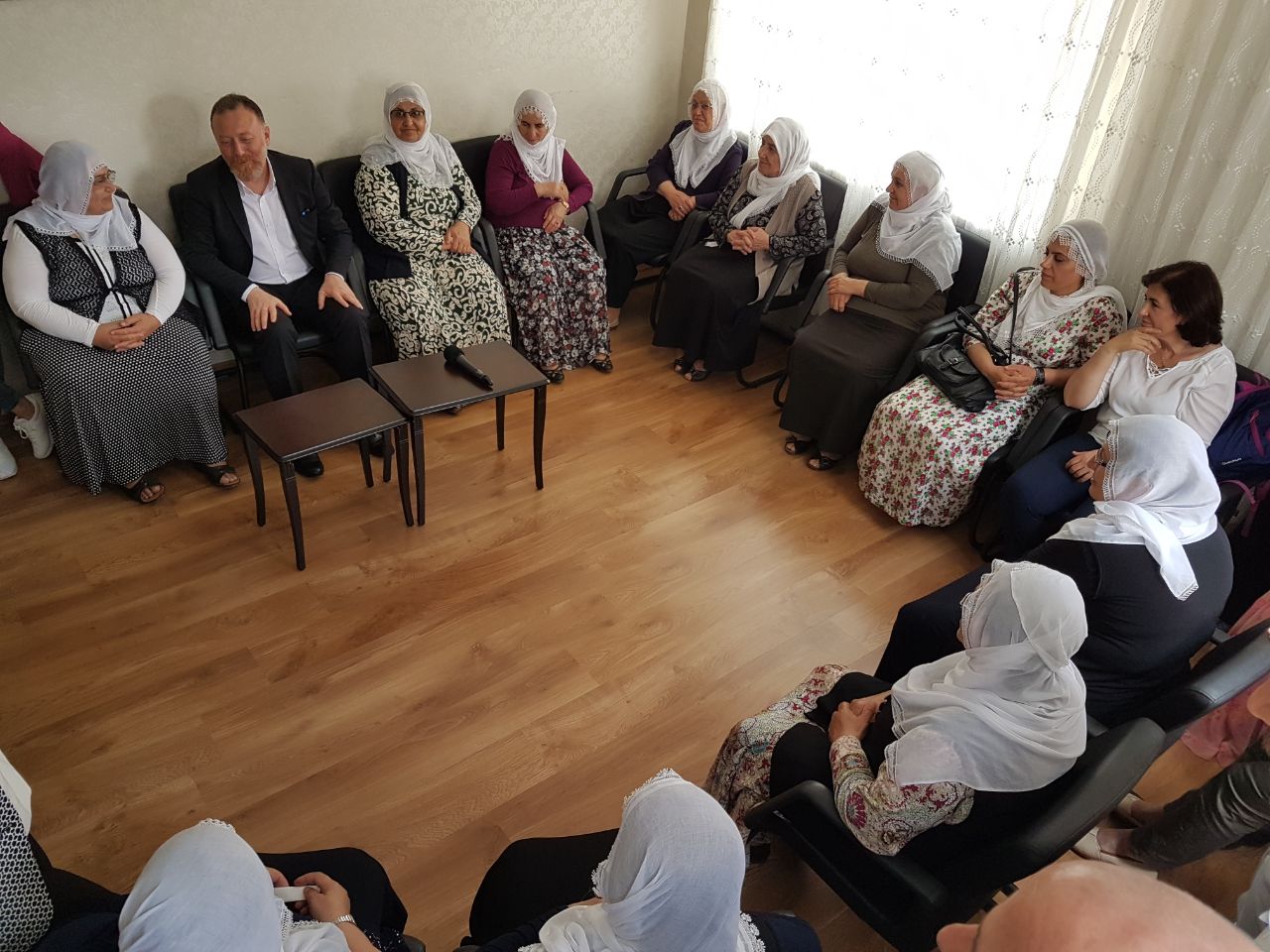 Sezai Temelli Barış Anneleri’ni ziyaret etti: “Gelin bu savaş iktidarına son verelim”