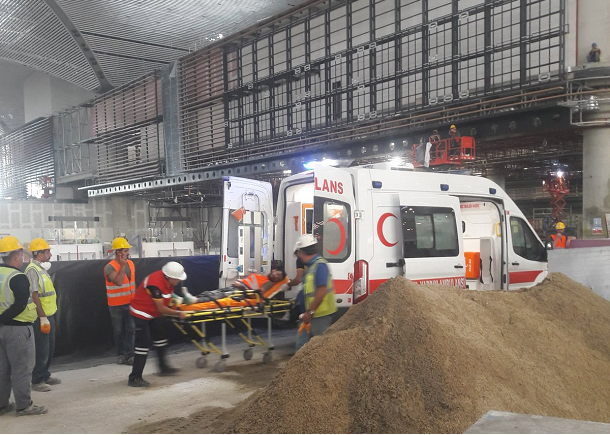 Kötü çalışma şartlarına isyan eden işçiler henüz tutuklanmışken 3. Havalimanı&#8217;nda bir iş kazası daha!