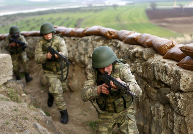 Türk ordusu kime, neden kalkan? &#8211; Fehim Taştekin (Gazete Duvar)