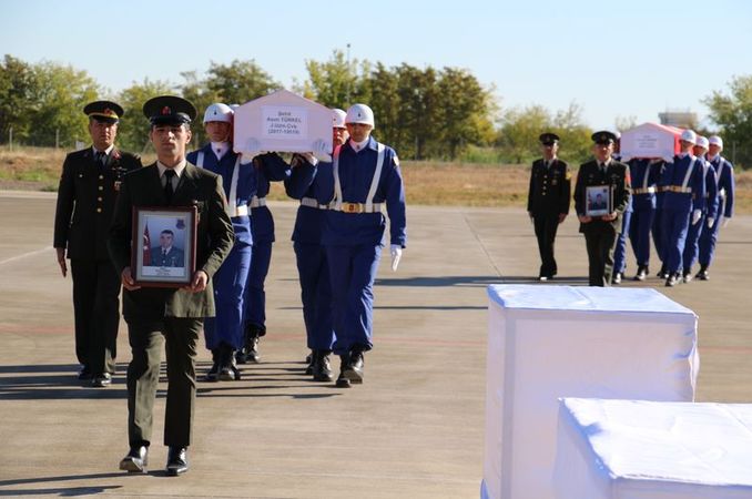Tunceli&#8217;de iki asker donarak hayatını kaybetti