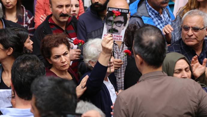 706&#8217;ncı haftada Cumartesi Anneleri&#8217;ne yine polis engeli: HDP&#8217;li Kaya darp edildi