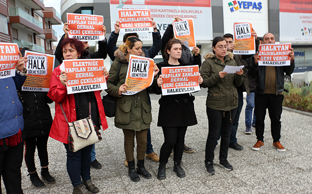 Samsunlular elektrik zammını protesto etti