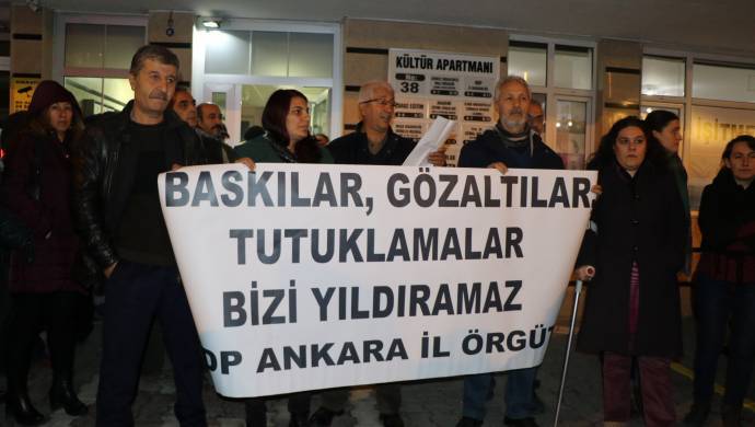 Ankara’da HDP üyeleri ev baskınlarını protesto etti: &#8220;Gözaltılar serbest bırakılsın&#8221;