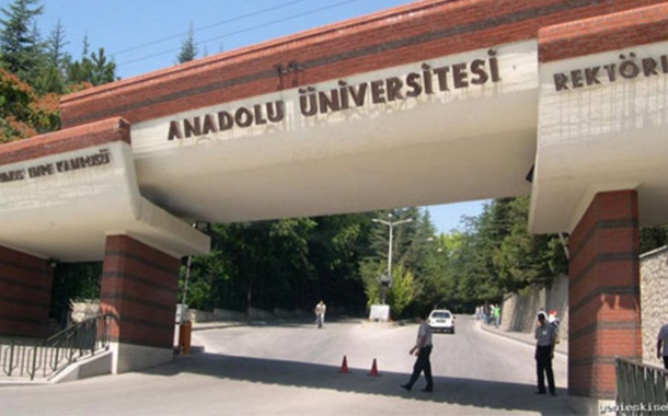 Anadolu Üniversitesi Rektörlüğü taciz karşısında sessiz: &#8220;Olayın üstü örtülmeye mi çalışılıyor?&#8221;