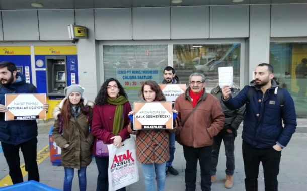 Halkevciler Enerji Bakanı&#8217;na yılbaşı hediyesi olarak elektrik ve doğalgaz faturalarını gönderdi