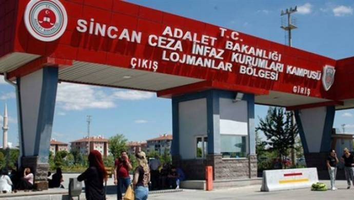 Sincan hapishanesindeki kadın tutuklular koğuşları yaktı