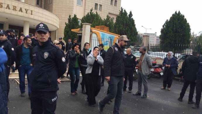 Urfa&#8217;da açlık grevine destek veren 5 kişi tutuklandı