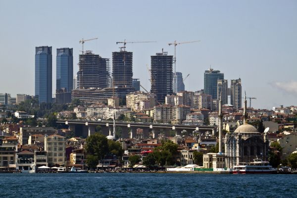 Bakan kriz yokmuş gibi konuştu: “İnşaat sektörü lokomotif olmayı sürdürecek”
