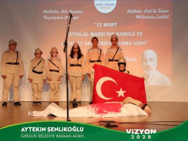 &#8220;Vizyon 2028&#8221;: Asker cenazesi AKP seçim afişinde
