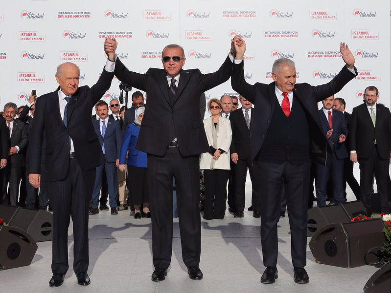 Yenikapı bildiğimiz gibi: Alan belediye desteğiyle doldu, Erdoğan tehdit savurdu