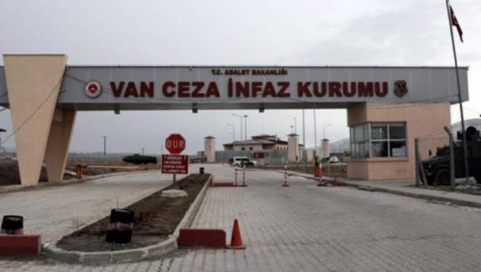 80 gündür açlık grevinde olan tutuklu hücreye konuldu