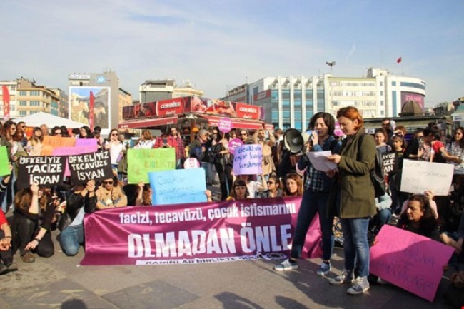Kadınlar istismarı protesto etti: &#8220;Biz susmayacağız, onlar utanacak&#8221;