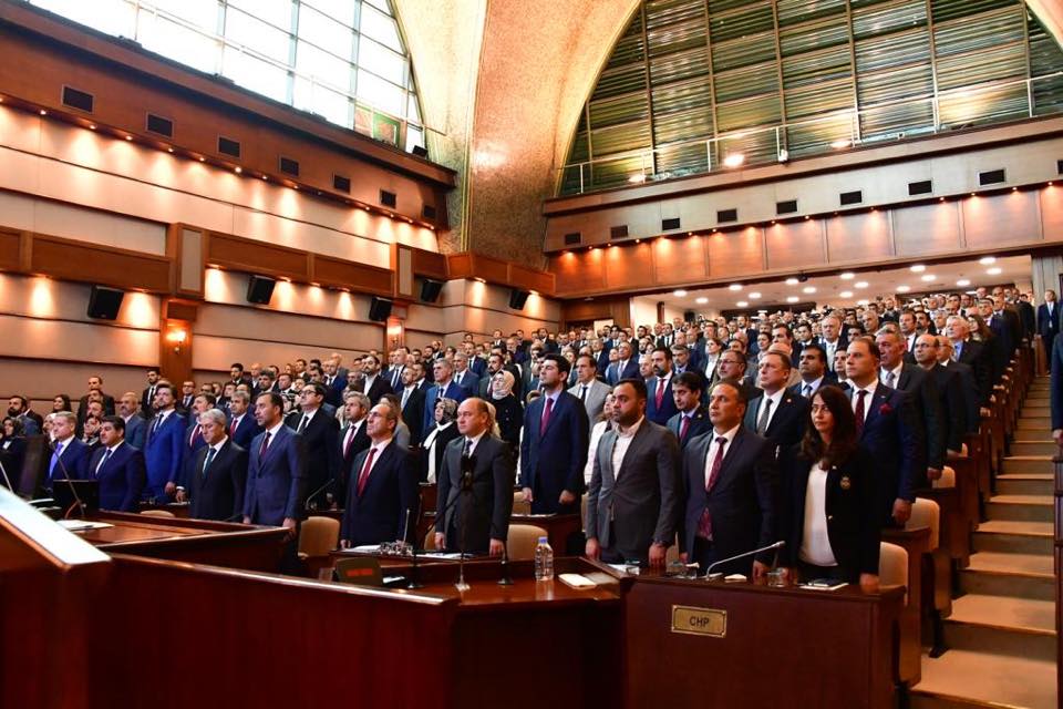İBB’de uyuşturucu ve öğrenci Akbil&#8217;i tartışmaları: AKP ikiyüzlülüğü canlı yayında!