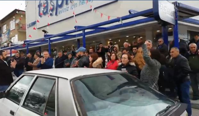 Mamaklılar Kılıçdaroğlu&#8217;na yapılan saldırıya karşı sokaktaydı: &#8220;Soylu istifa!&#8221;