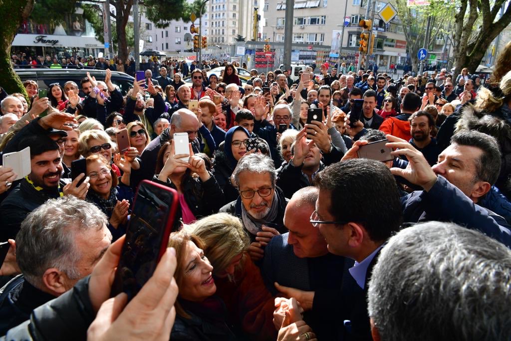 Sokakta mazbata sloganları, statta İmamoğlu ilgisi&#8230;