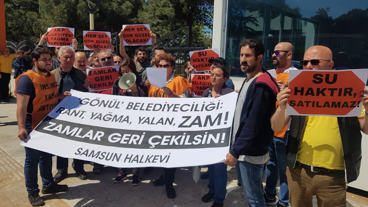 Samsun&#8217;da suya yapılan zam SASKİ önünde protesto edildi