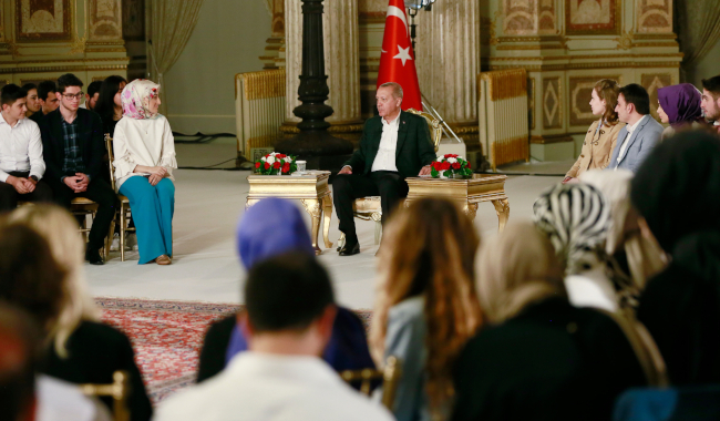 Bedelli askerlik ücretinden bihaber olan Erdoğan&#8217;dan itiraf: 5 bin 200 TL maaşı olan yapabilir