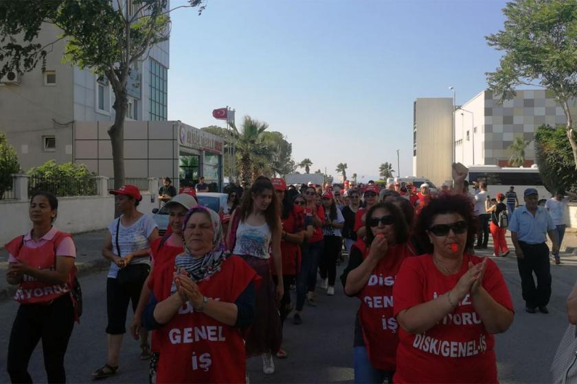 Aliağa Emek ve Demokrasi Platformu&#8217;ndan direnişteki belediye işçileri için yürüyüş