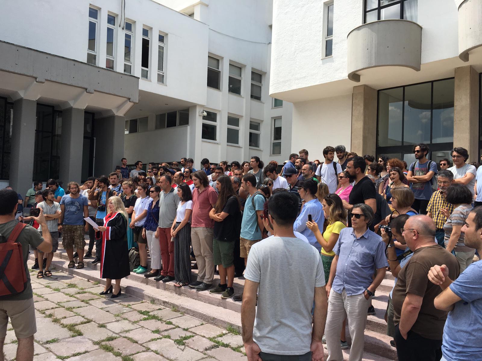 Rektör Kök&#8217;ün polis tehdidine rağmen direniş devam ediyor: &#8220;ODTÜ&#8217;de KYK istemiyoruz&#8221;