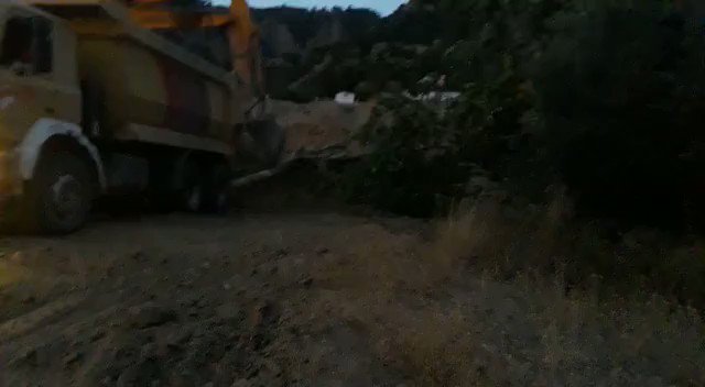 Salihli&#8217;de JES için ağaç katliamı