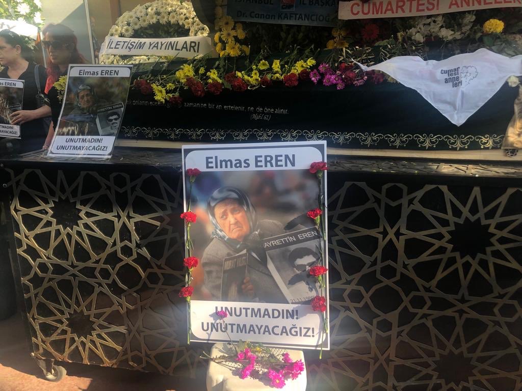 Elmas Eren son yolculuğuna uğurlandı: 39 yıl çiçeklerle donatacağı bir mezar aradı