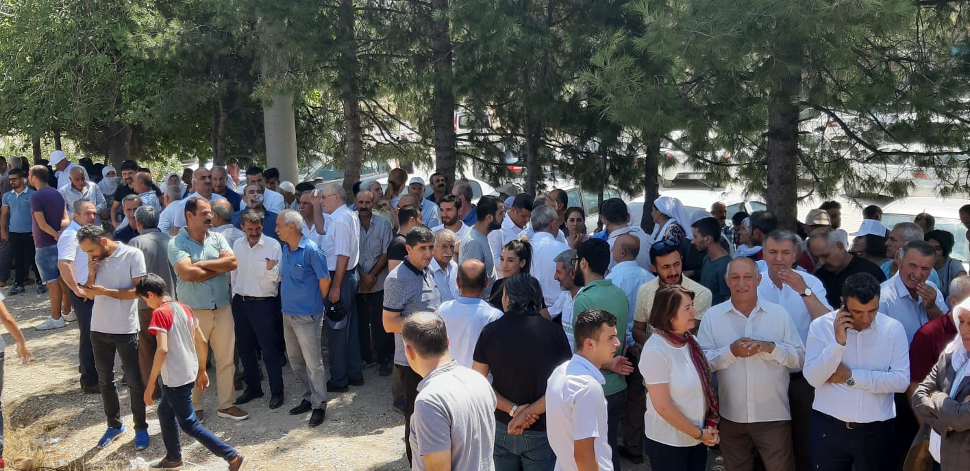 Mardin&#8217;de kayyum protestosuna polis saldırısı