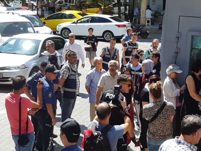 Muğla&#8217;da HDP&#8217;lilere polis saldırısı